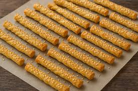 Palitos de queso con sésamo: el crujido en estado puro